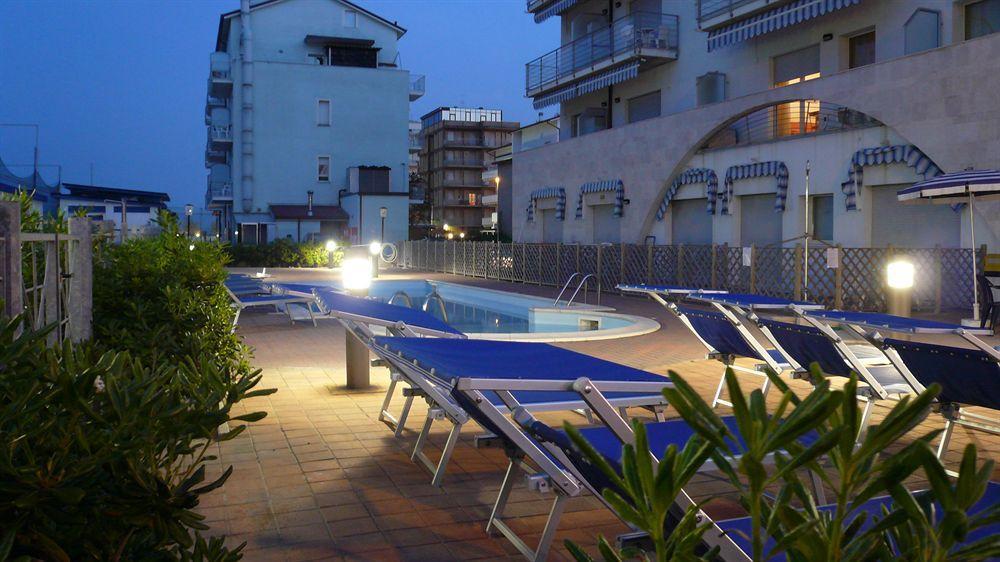 Residence Moderno Lido Di Savio Eksteriør billede
