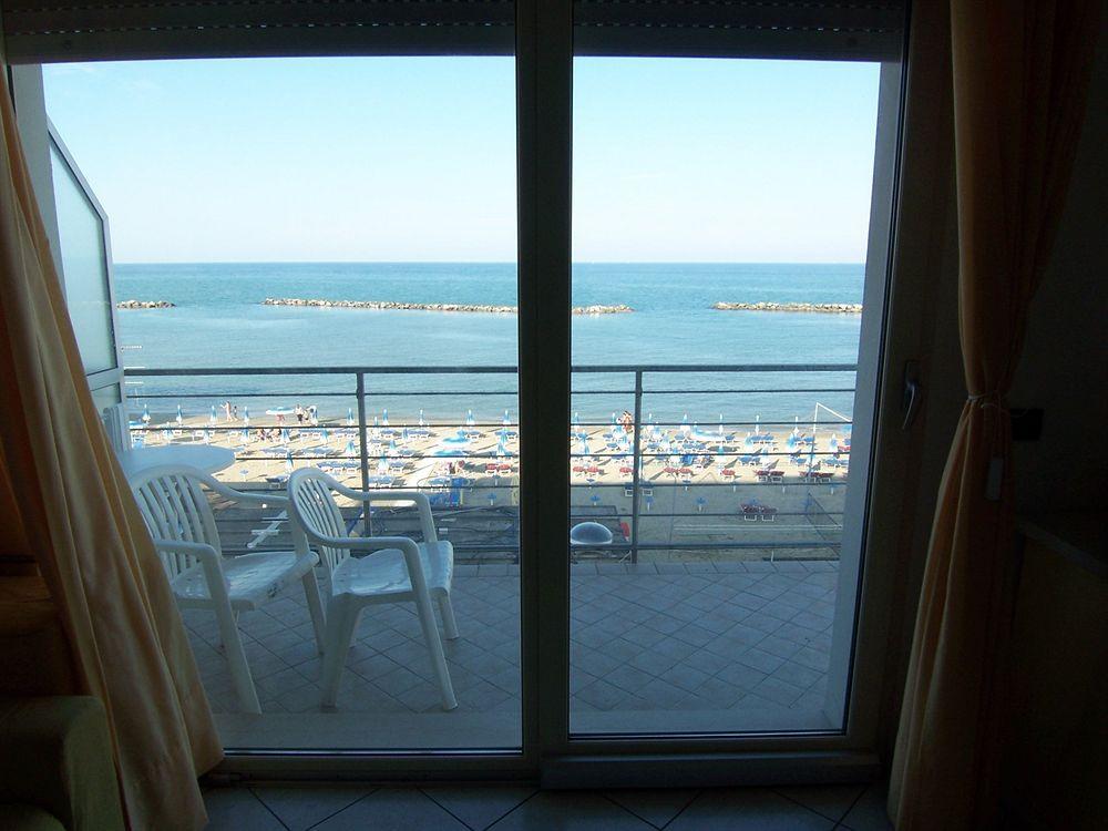 Residence Moderno Lido Di Savio Eksteriør billede