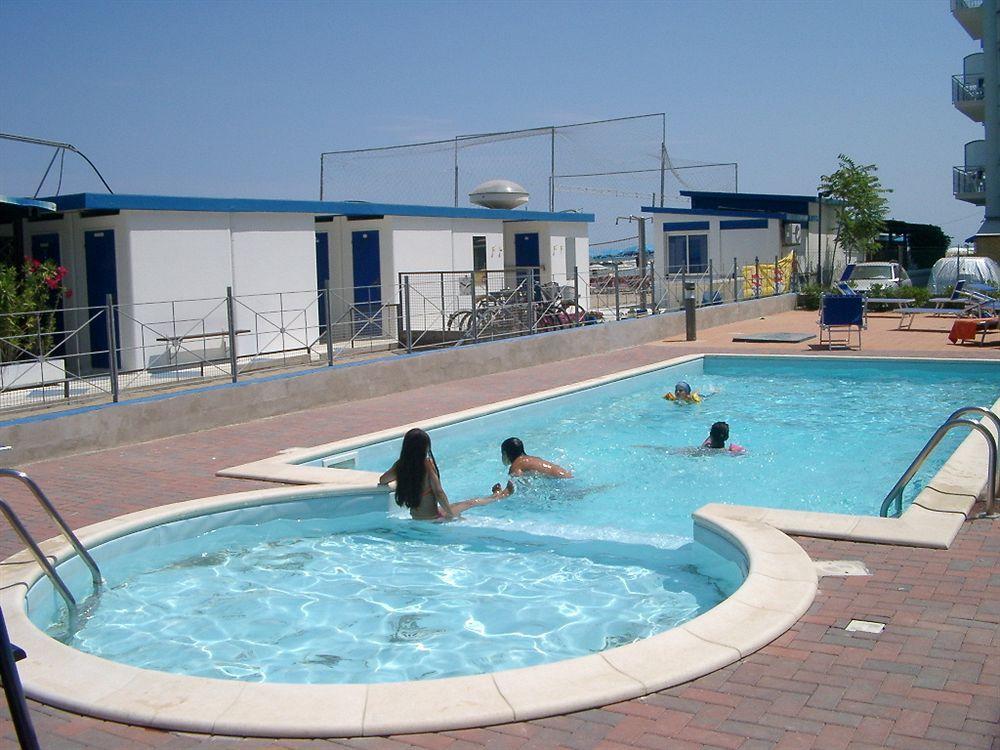 Residence Moderno Lido Di Savio Eksteriør billede