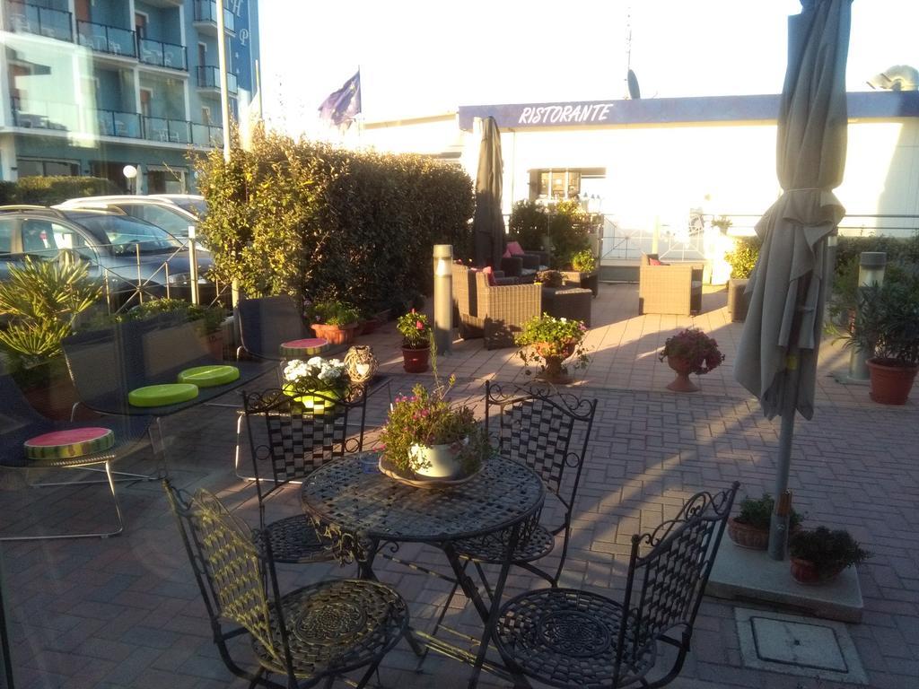 Residence Moderno Lido Di Savio Eksteriør billede