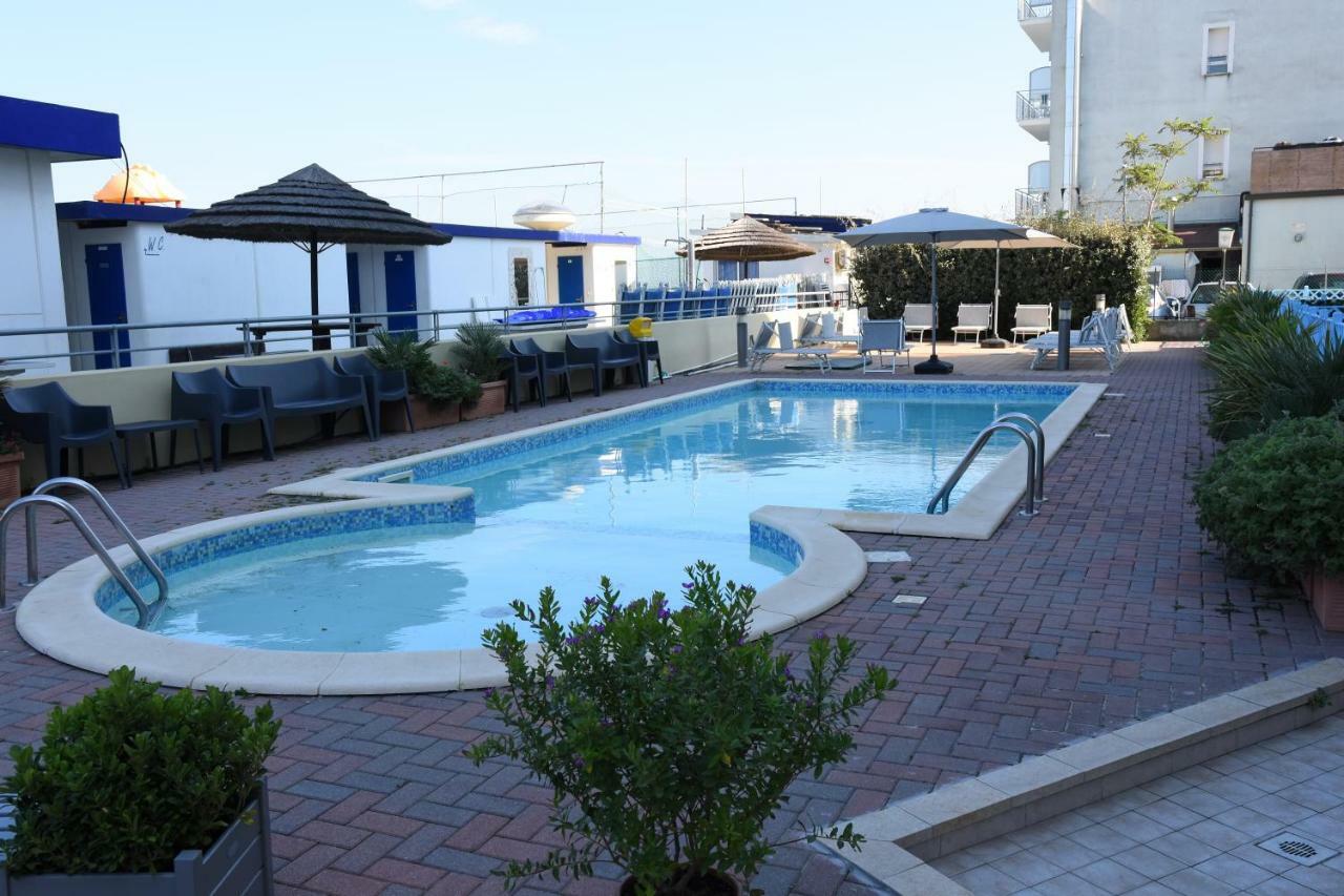 Residence Moderno Lido Di Savio Eksteriør billede